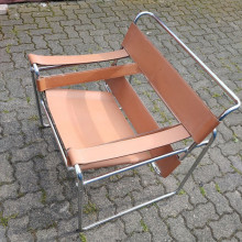 Миндальный Wassily chair 