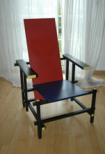 Винтажное кресло red and blue
