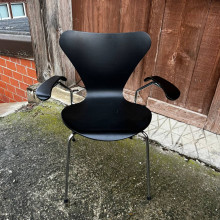 Дизайнерские стулья с подлокотником Fritz Hansen