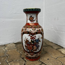 Старинная китайская фарфоровая ваза с ручной росписью
