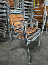 Дизайнерські стільці для тераси від Mazuvo Swiss