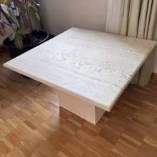 Журнальный столик из итальянского травертина