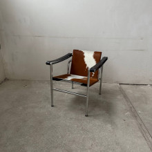 Кожаное кресло в стиле Le Corbusier
