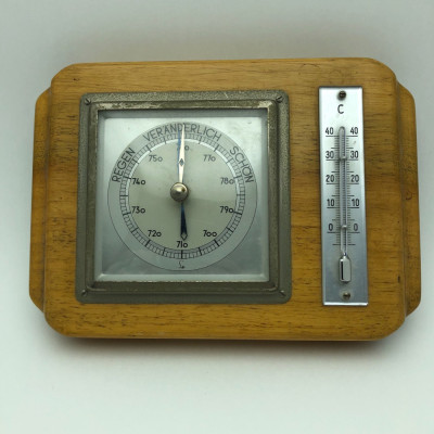 Барометр з термометром