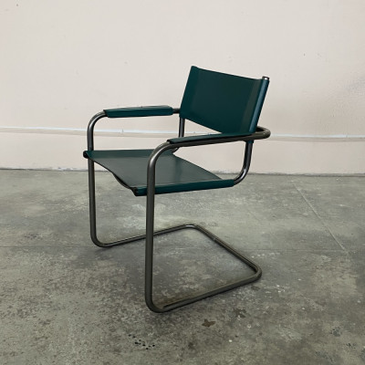 Зеленый консольный стул