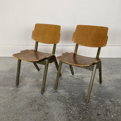 Винтажные деревянные стулья