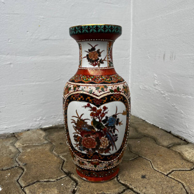 Старинная китайская фарфоровая ваза с ручной росписью