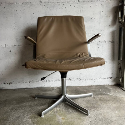 Обертове шкіряне крісло від Walter Knoll