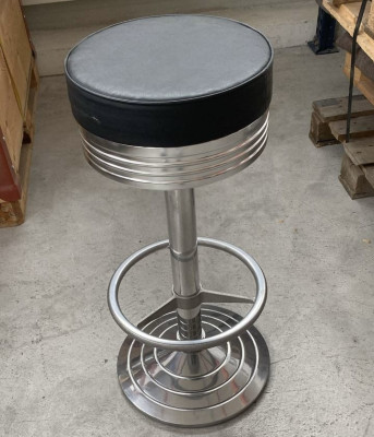 Барний стілець