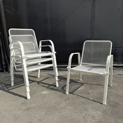 Металлический стул