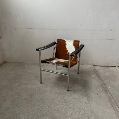 Кожаное кресло в стиле Le Corbusier