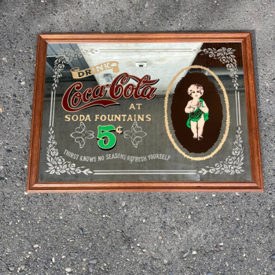 Рекламне дзеркало Coca-Cola